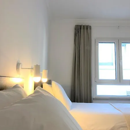 Sea Avenue House - Center Baleal - Surfboard Included شقة