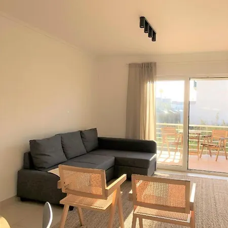 Sea Avenue House - Center Baleal - Surfboard Included *