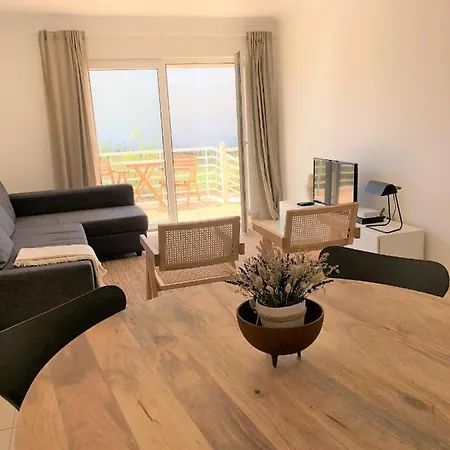 Sea Avenue House - Center Baleal - Surfboard Included Apartment *