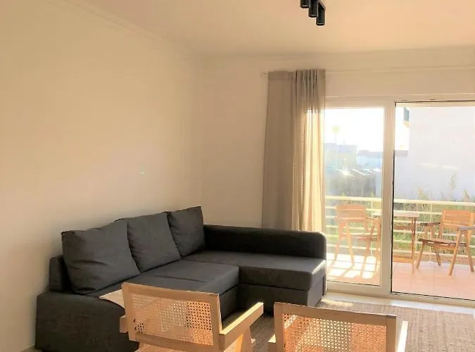 Sea Avenue House - Center Baleal - Surfboard Included *